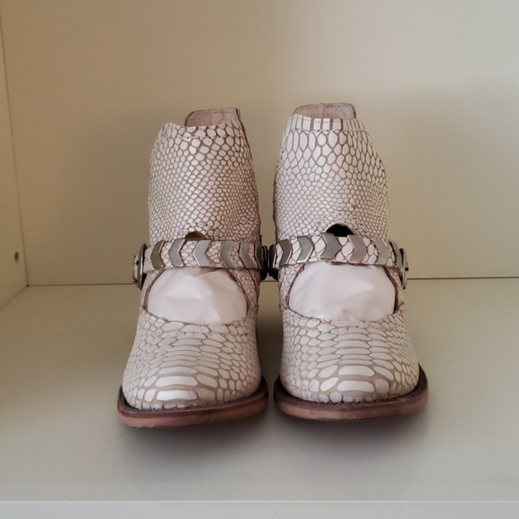 Freebird booties - Picture 2 of 7